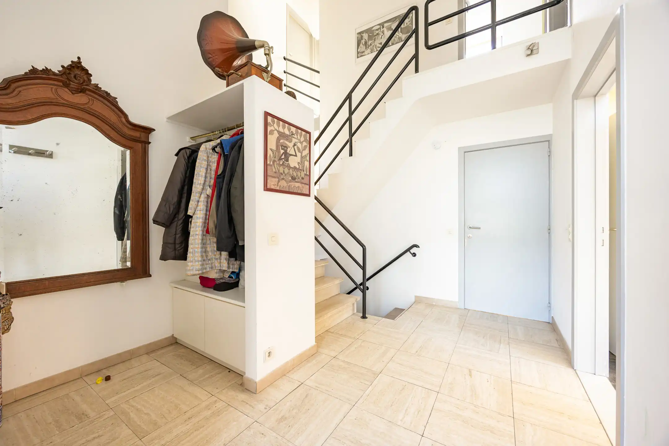 Verrassend ruime woning met 4 slpk's op 2.321m² perceel! foto 3