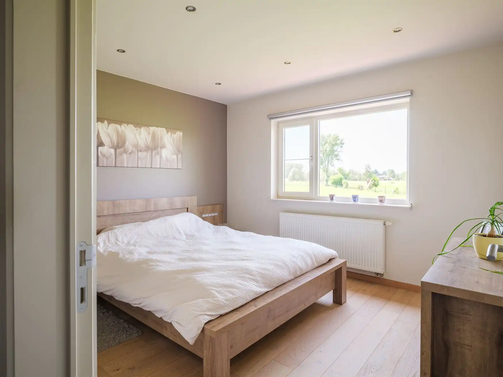 Exclusieve farmhouse te midden van de velden in Drongen foto 10