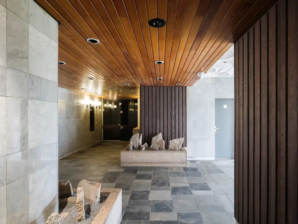 Op te frissen ruim appartement met 2 slaapkamers en een zonnig terras, gelegen vlakbij het centrum van Gent. foto 19