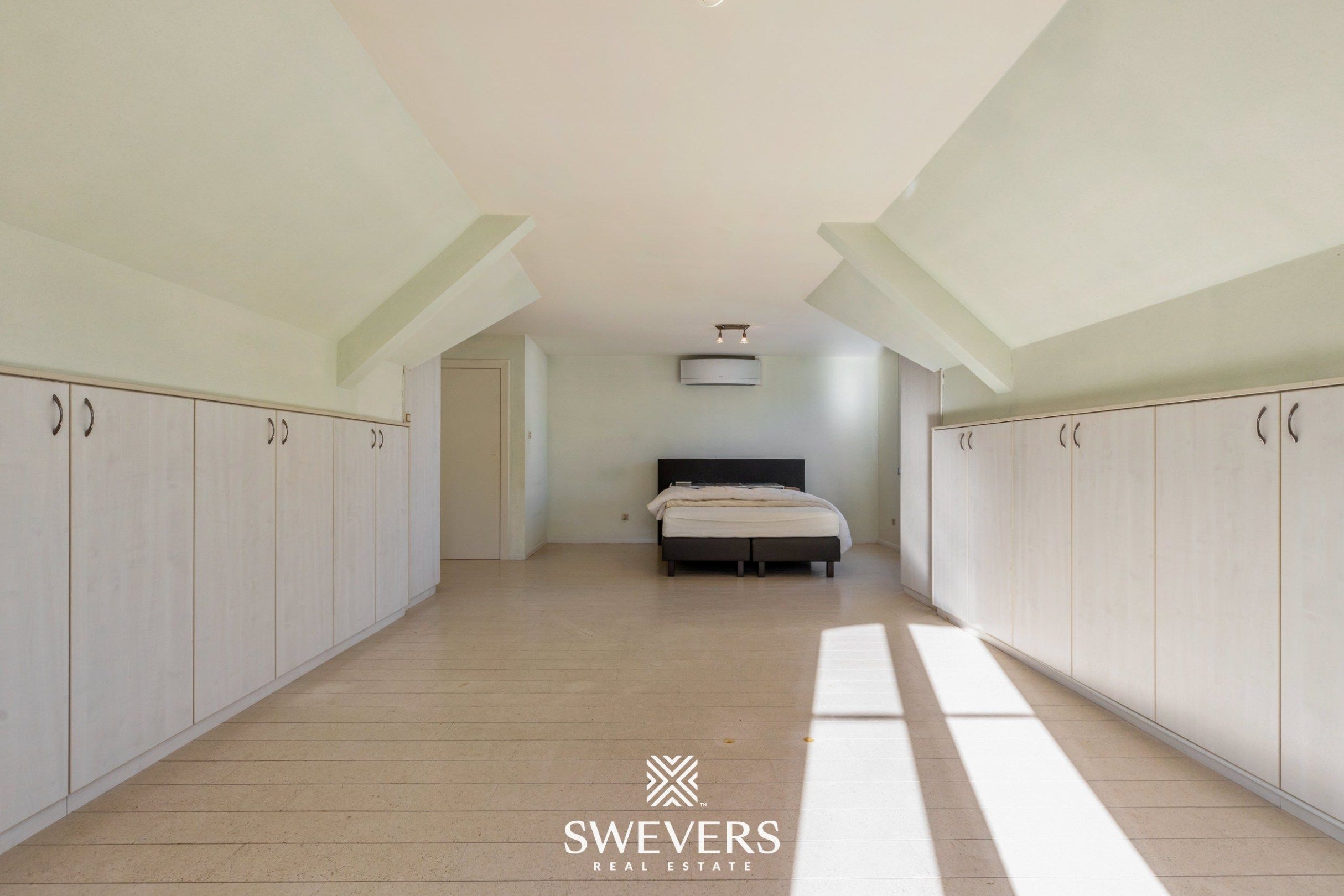 Ruime gezinswoning (282m²) met 4 slaapkamers te Lummen foto 17