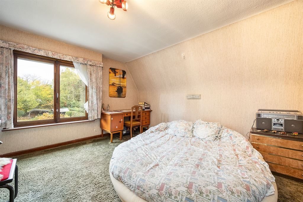 Te renoveren charmante villa met zwembad foto 11