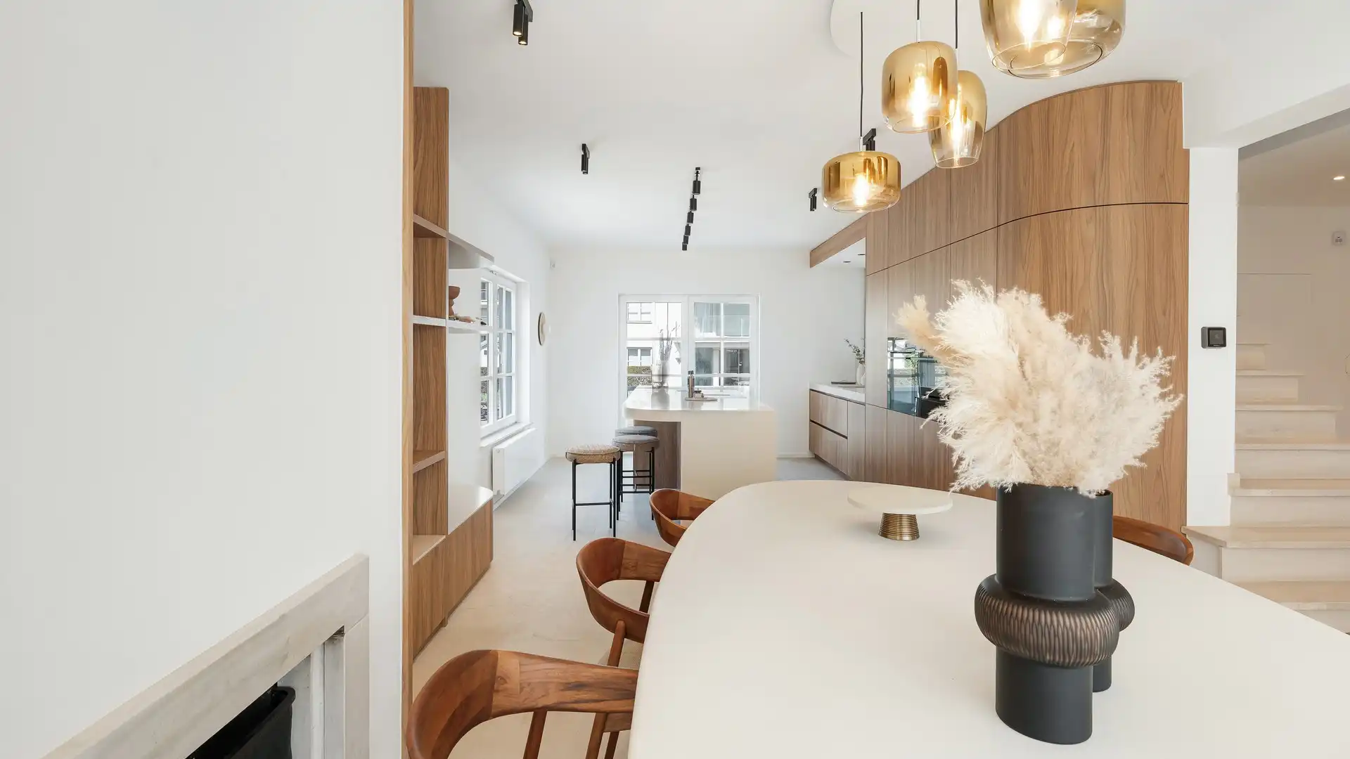 Exclusief gerenoveerde villa op een absolute toplocatie foto 18