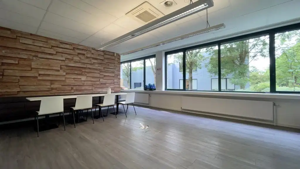 Instapklaar gelijkvloers kantoor vlakbij N171 te Kontich foto 9