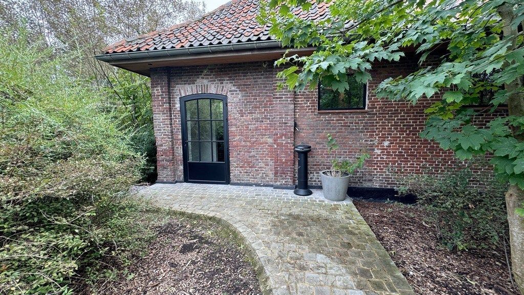 Trendy kantoor te huur vlakbij E40 in Drongen foto 2
