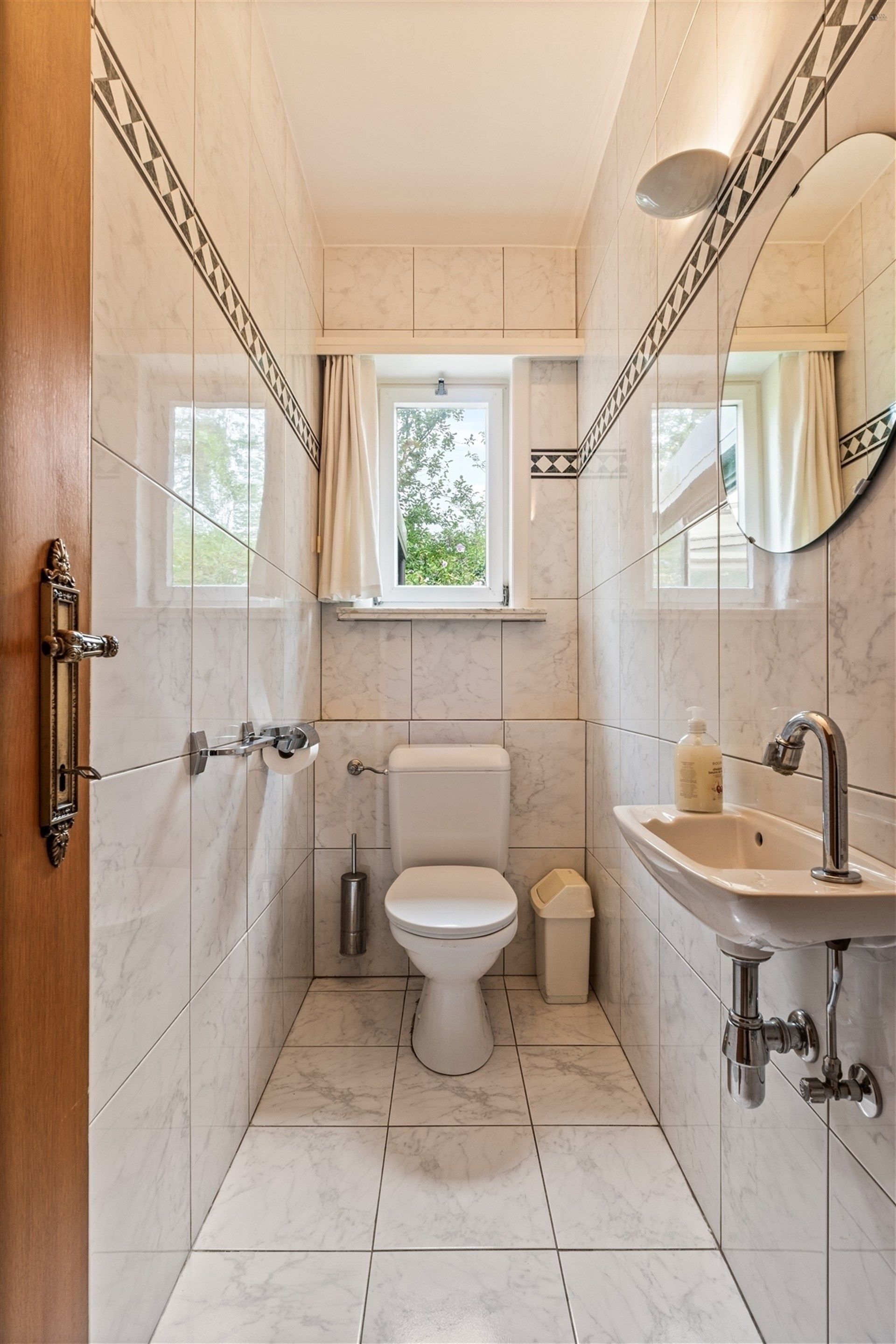 Goed onderhouden, ruime bungalow op 594m² grond foto 14