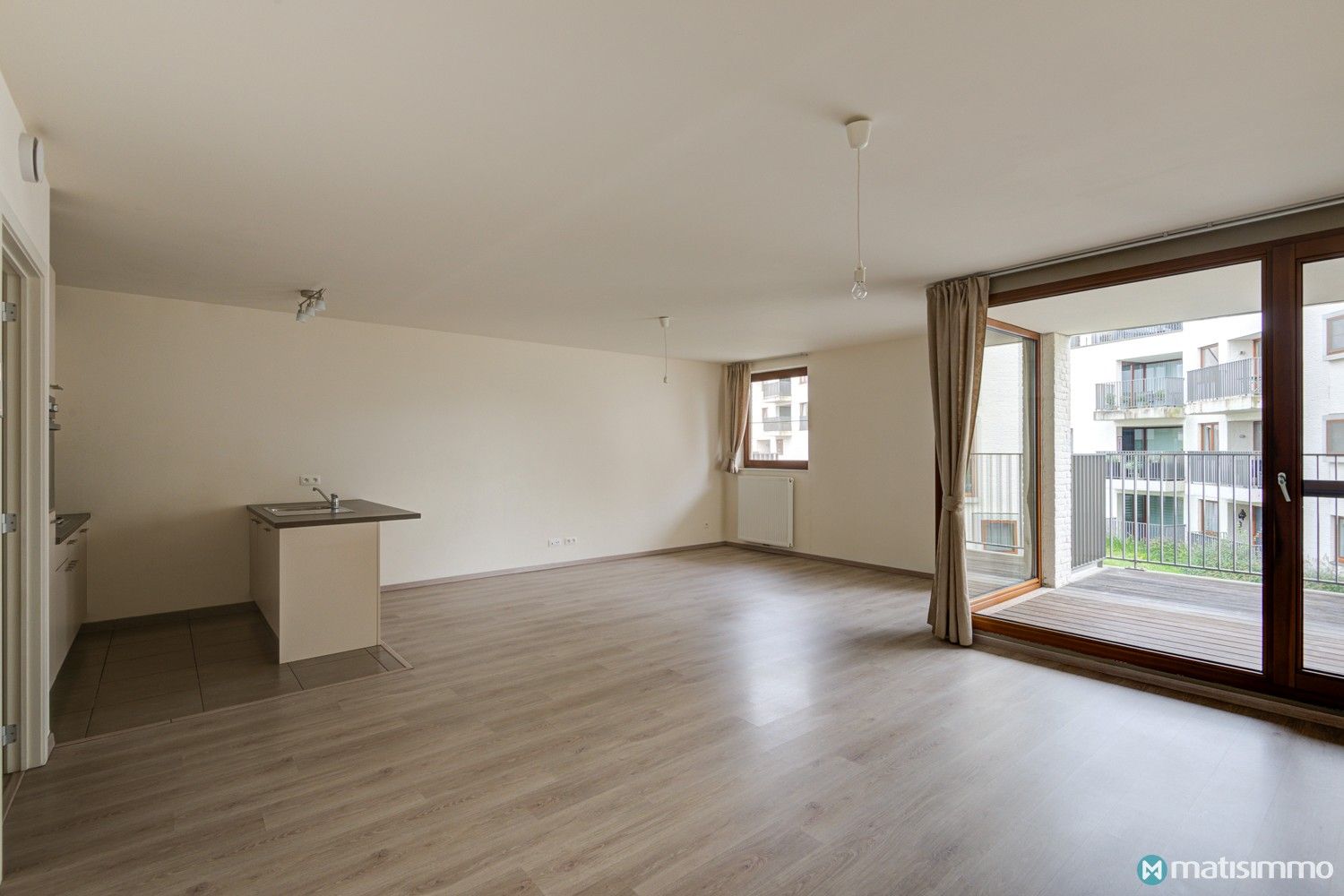 INSTAPKLAAR APPARTEMENT MET 2 SLAAPKAMERS VLAKBIJ HET CENTRUM VAN BILZEN (+ optioneel extra brede autostaanplaats) foto 3