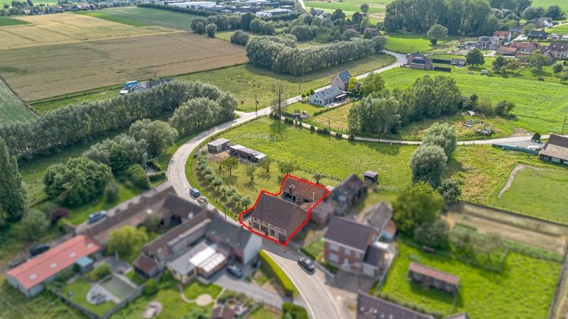 Te renoveren fermette met 3 slaapkamers in rustige en groene omgeving. foto 2