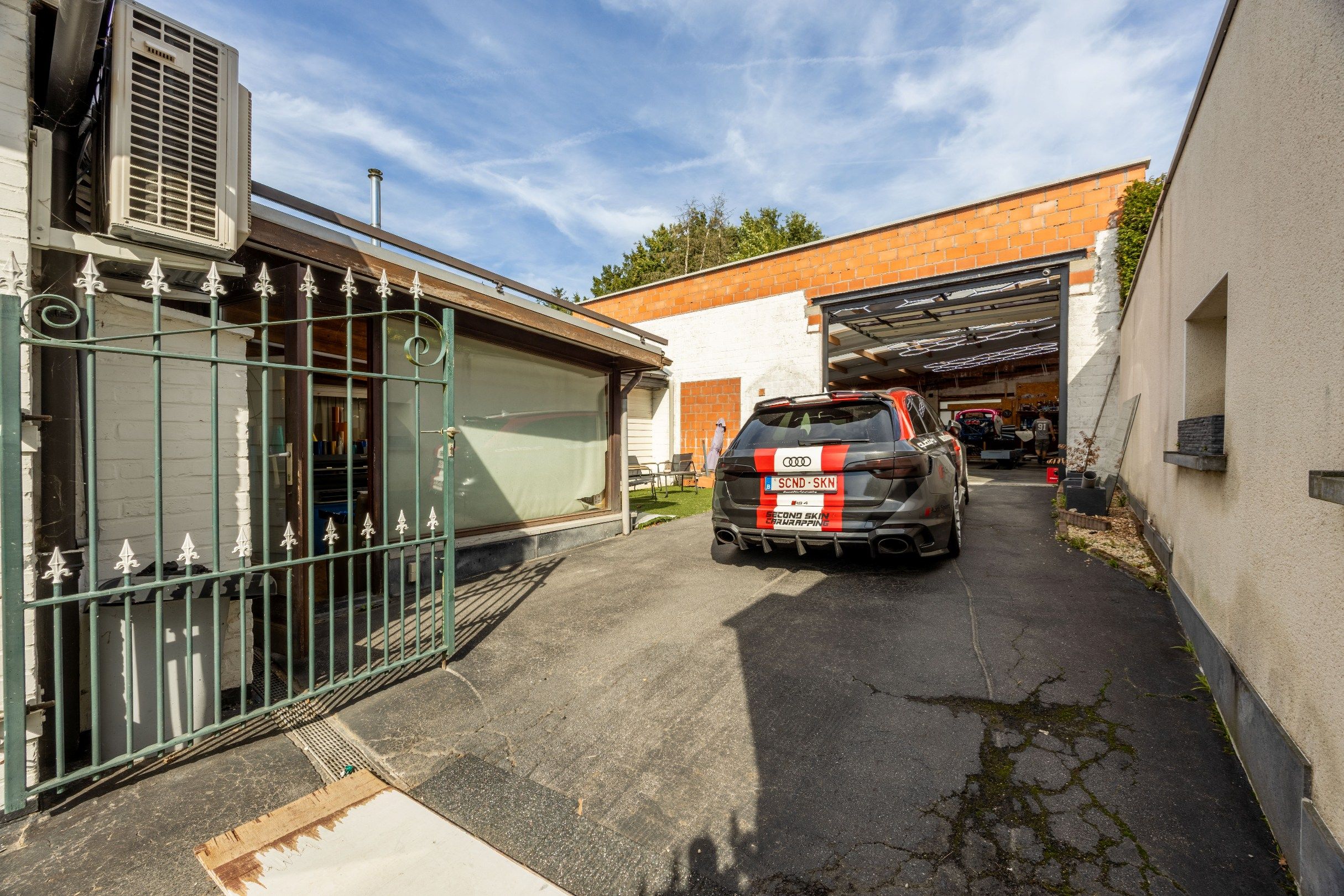 ALLEENSTAANDE GELIJKVLOERSE WONING MET MAGAZIJN EN COMMERCIELE RUIMTE foto 21