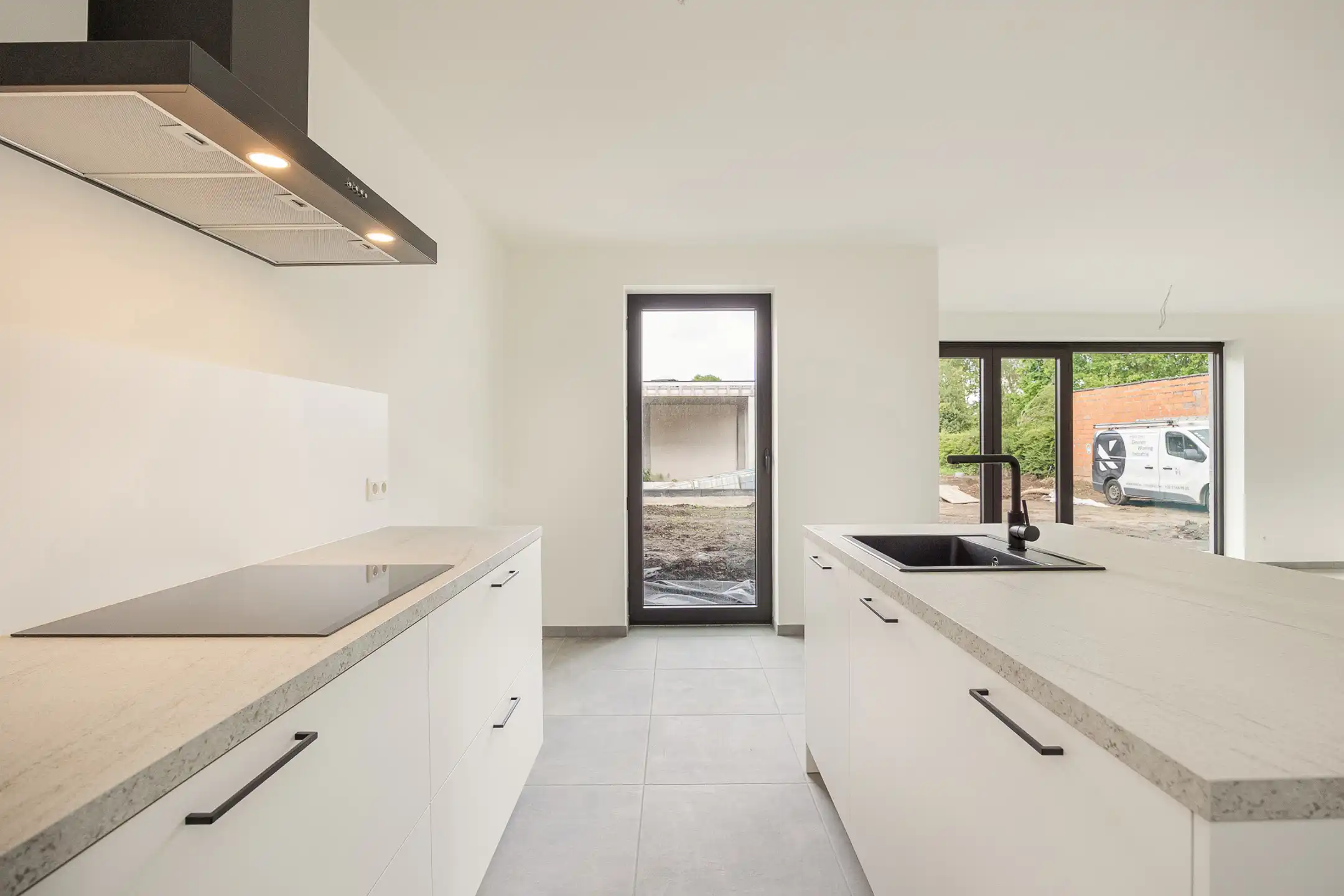 Nieuwbouw gelijkvloers appartement met tuin en terras foto 3