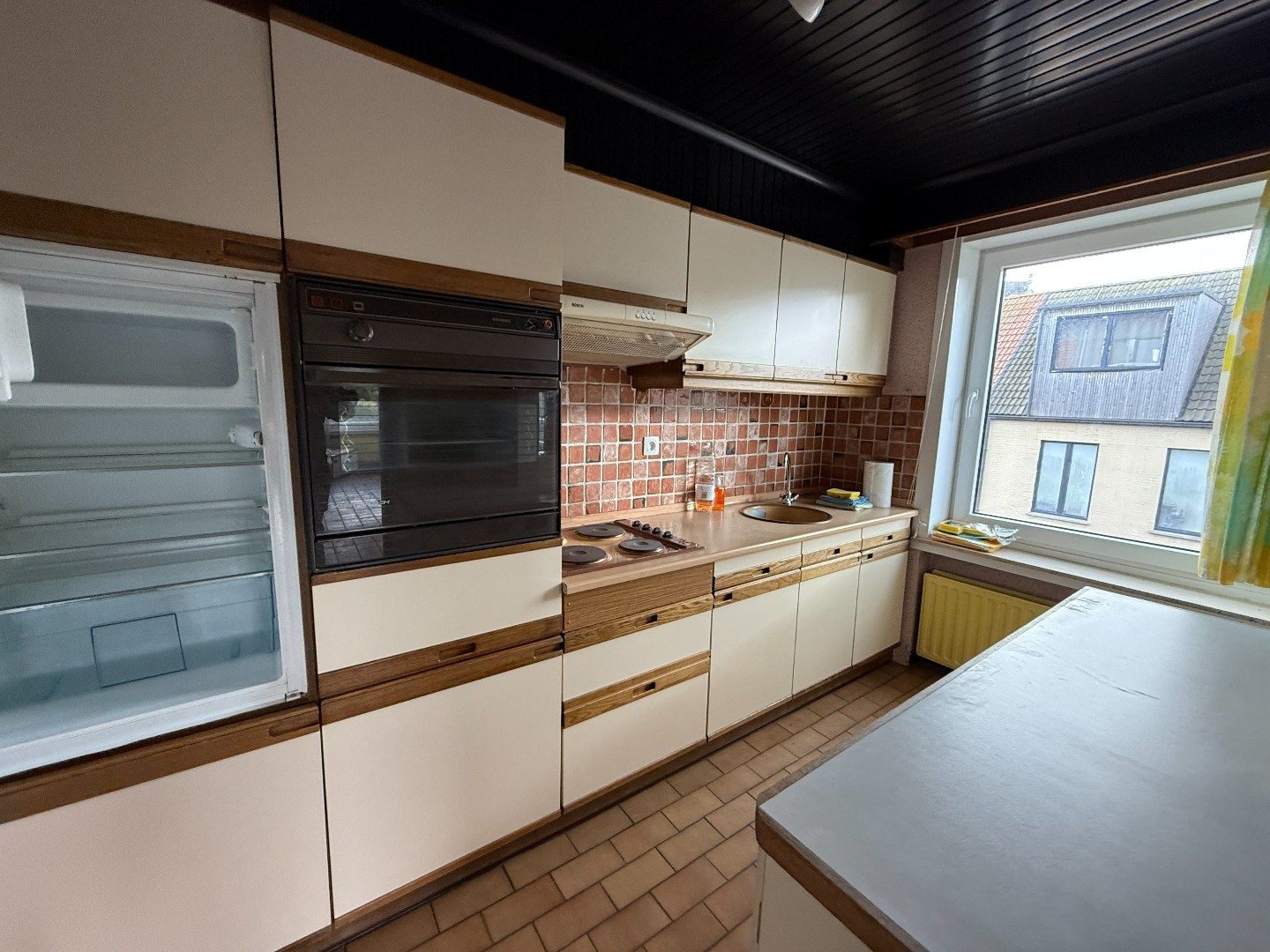 Zonnig 2-slaapkamer appartement in residentiële wijk met open zicht. foto 3