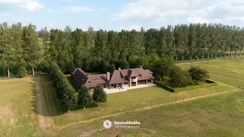 UNIEKE VILLA MET BINNENZWEMBAD EN PAARDENSTALLEN OP EEN TOPLOCATIE TE KOOP IN MENDONK (GENT) foto 70