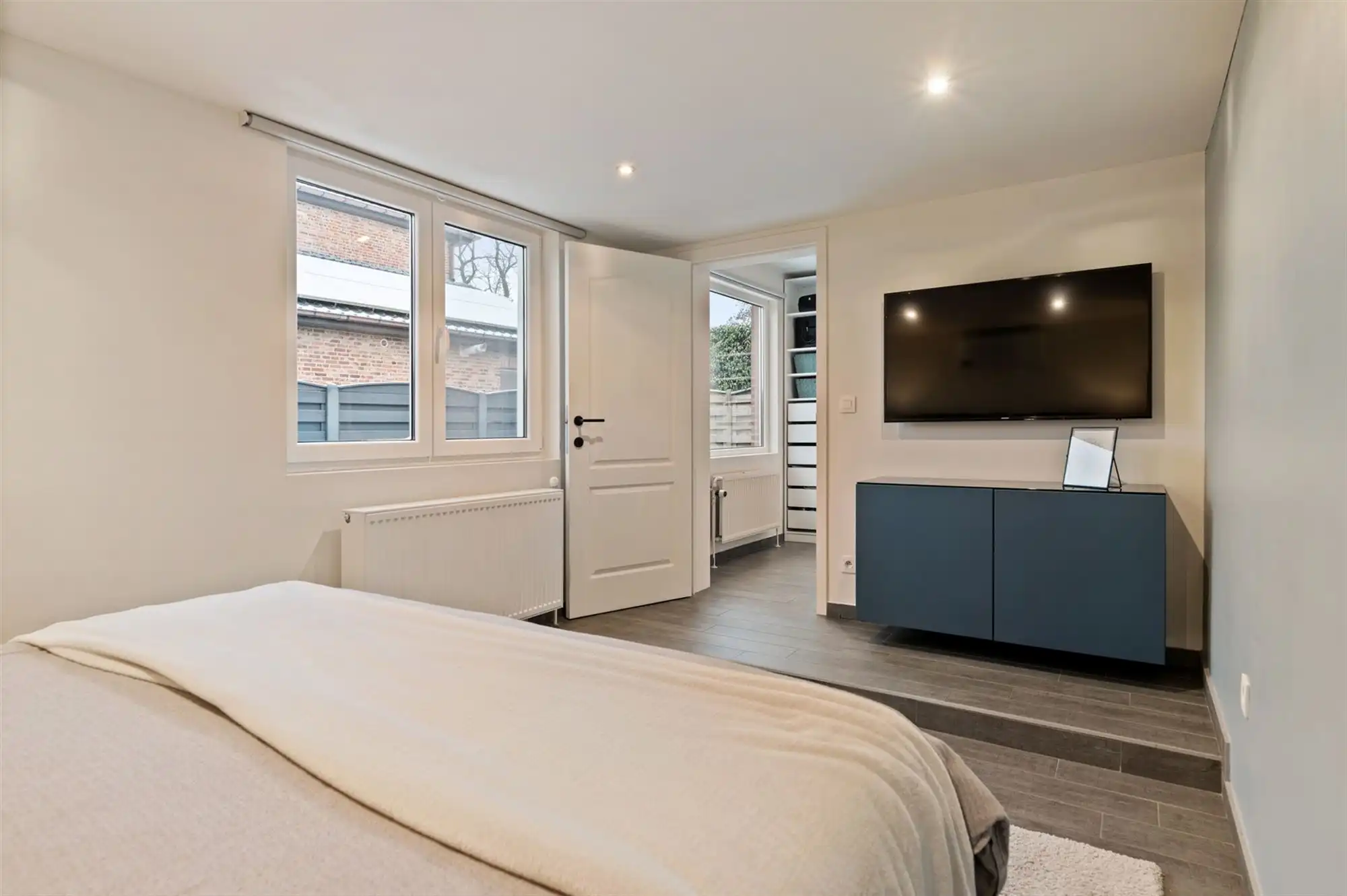 INSTAPKLARE GELIJKVLOERSE WONING MET RUIME GARAGE OP 2191M2 foto 11