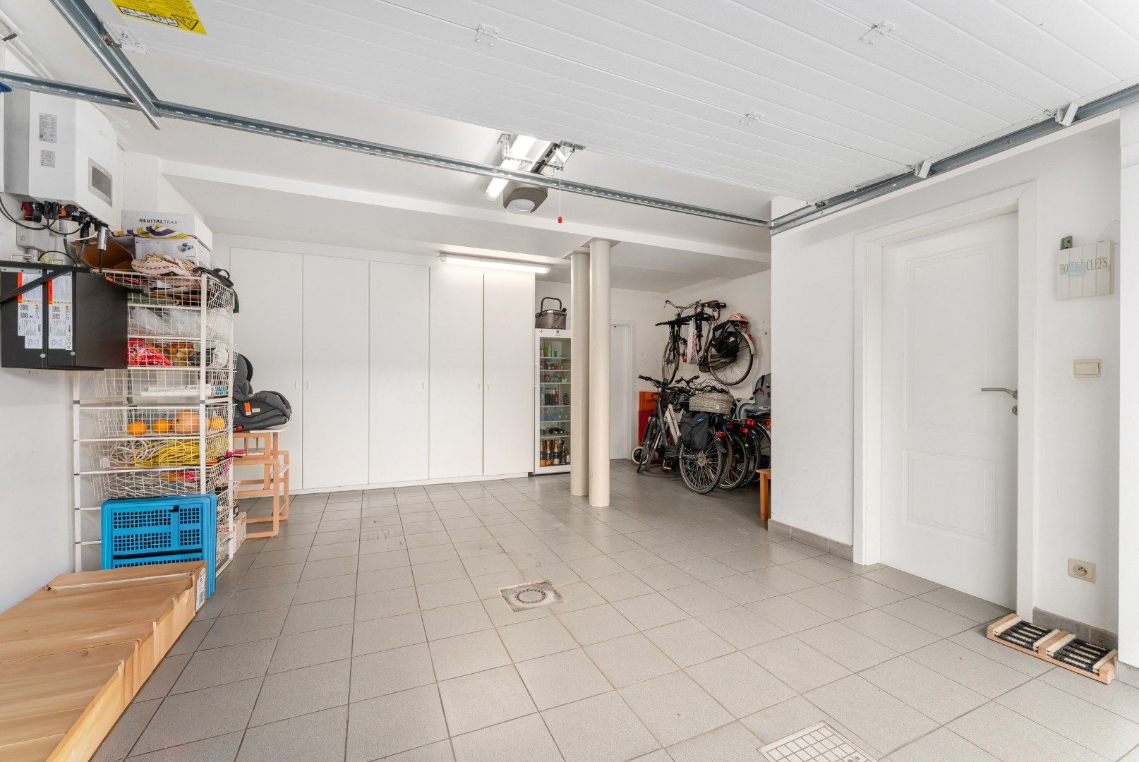 Ruime gezinswoning met inpandige garage en gezellige tuin. foto 14