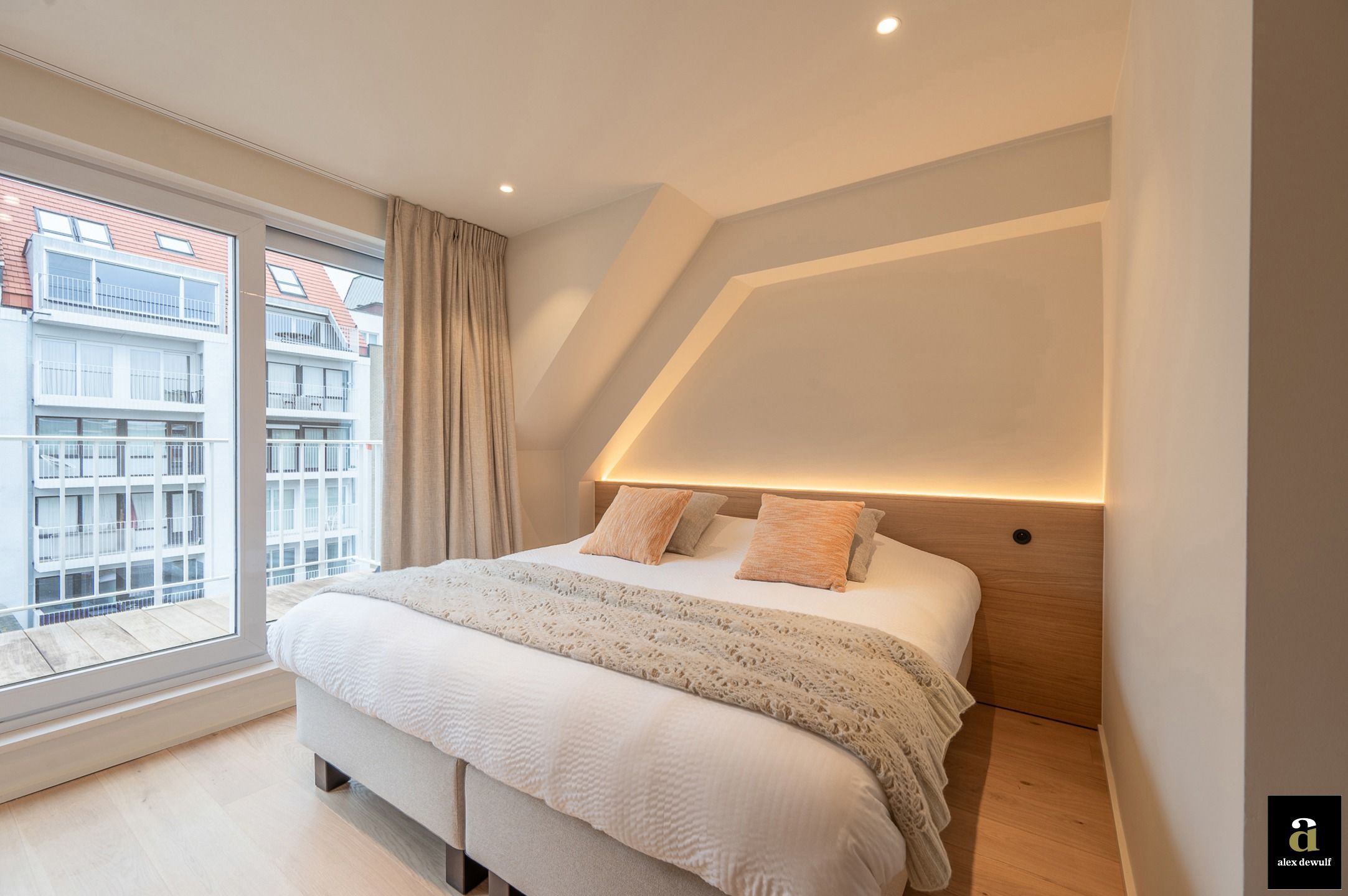 Exclusief gerenoveerd penthouse met panoramisch uitzicht [Piers De Raveschootlaan - Knokke Centrum]. foto 7