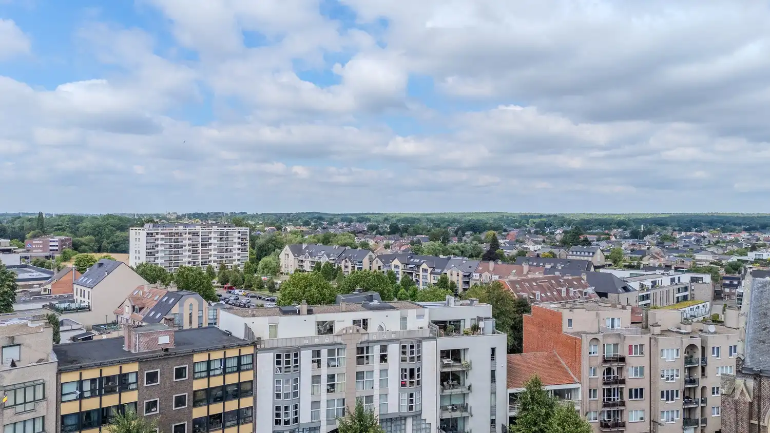 Ruim penthouse in centrum Lanaken met 3 slaapkamers en panoramisch uitzicht foto 33