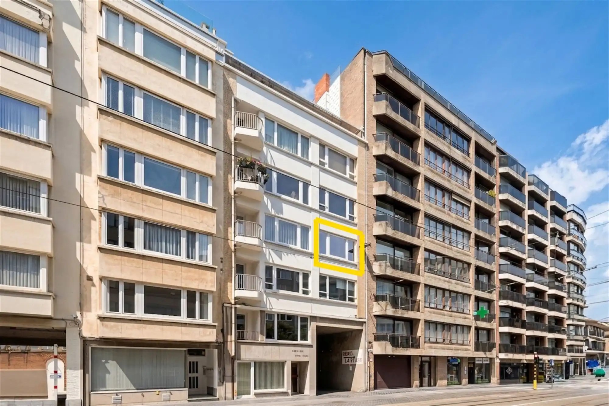 Instapklaar zonnig appartement in centrum en vlak aan de dijk! foto 11