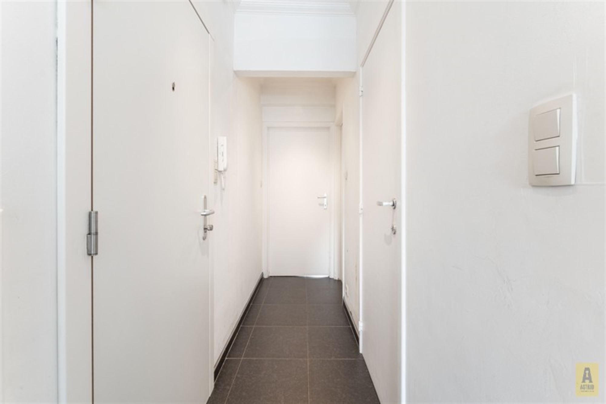 Instapklaar zonnig appartement in centrum en vlak aan de dijk! foto 11