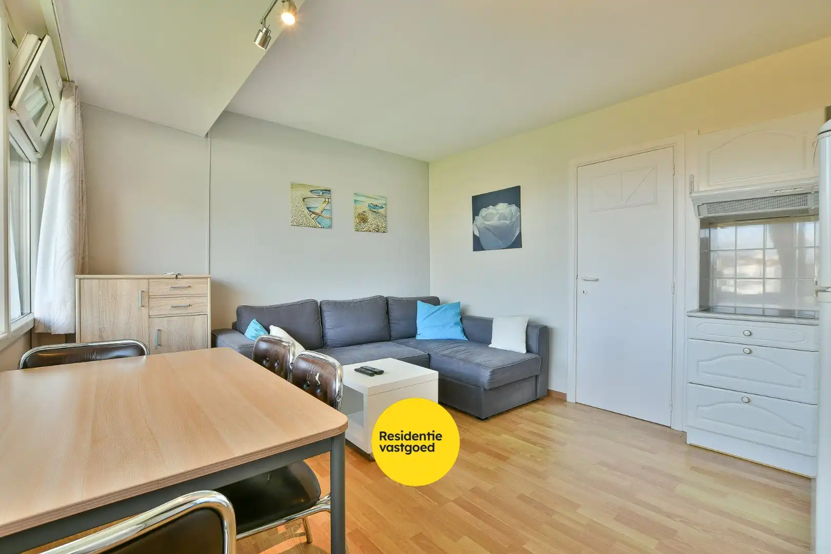 Eénslaapkamerappartement met terras, vlakbij strand en zee!  foto 5