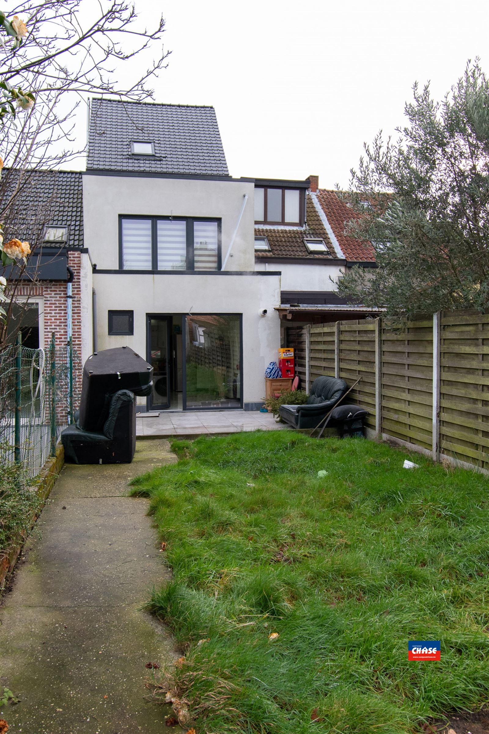 Gerenveerde woning met drie tot vier slpks en mooie tuin foto 6