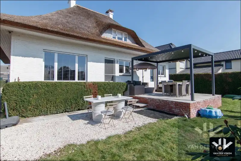 Stijlvolle, ruime en grotendeels gerenoveerde gezinswoning eenvoudig aan te passen naar EPC C vlak aan het cetrum foto 19