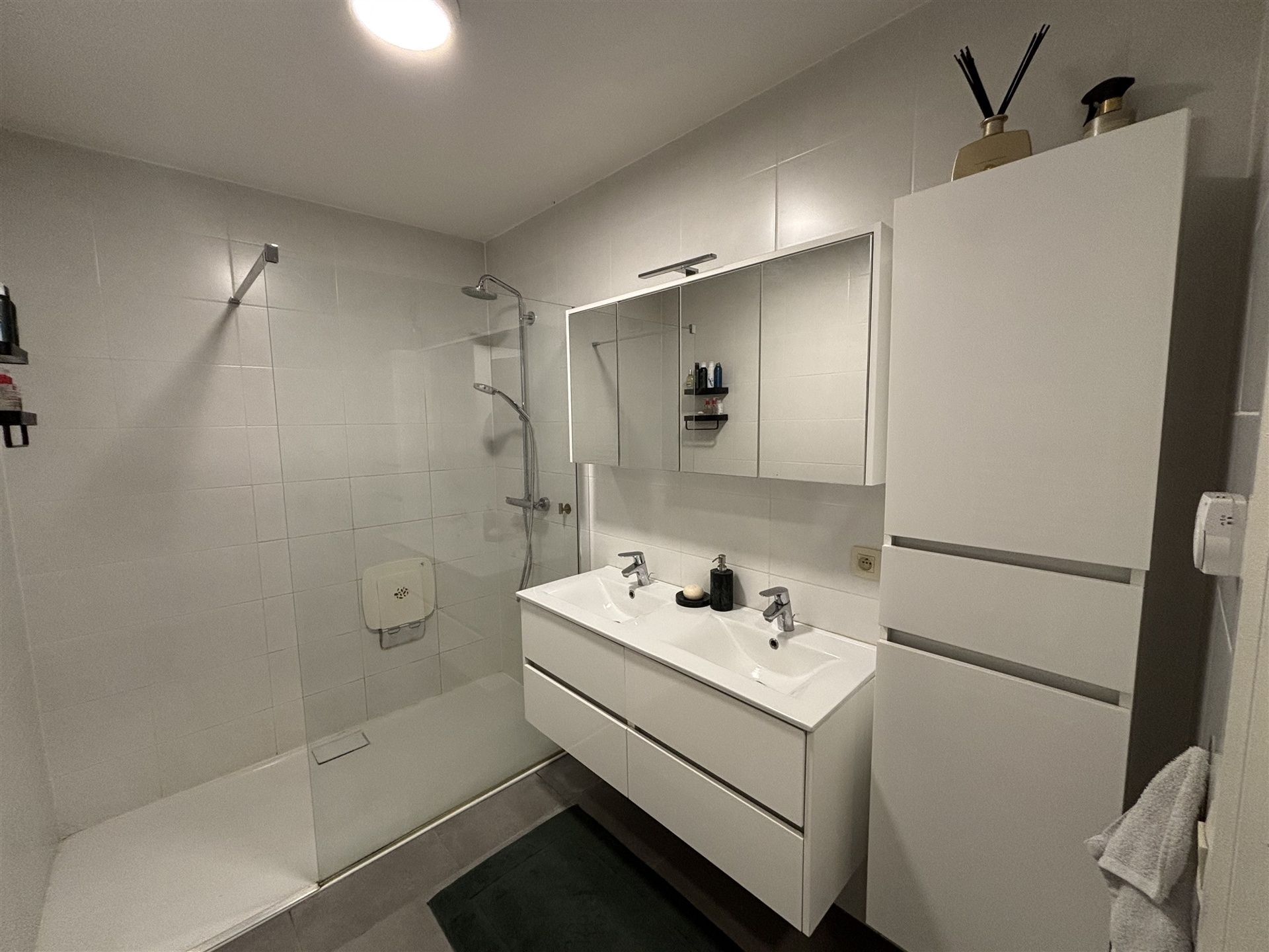 BEZOEKEN VOLZET- Appartement met twee autostaanplaatsen foto 12