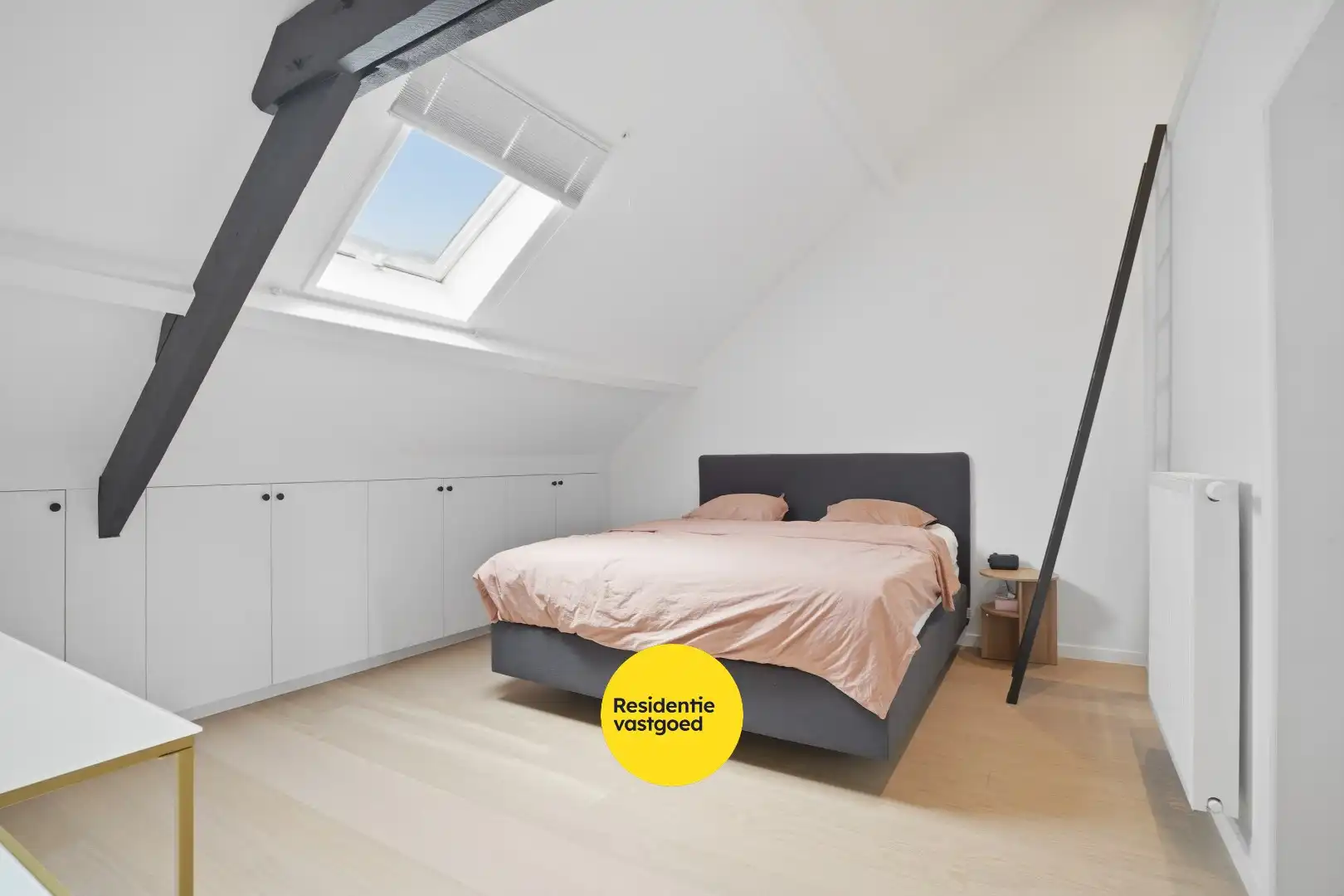Subliem gerenoveerde herenwoning met 6 slaapkamers inclusief garage in Nieuwpoort-Stad op 135m² foto 24
