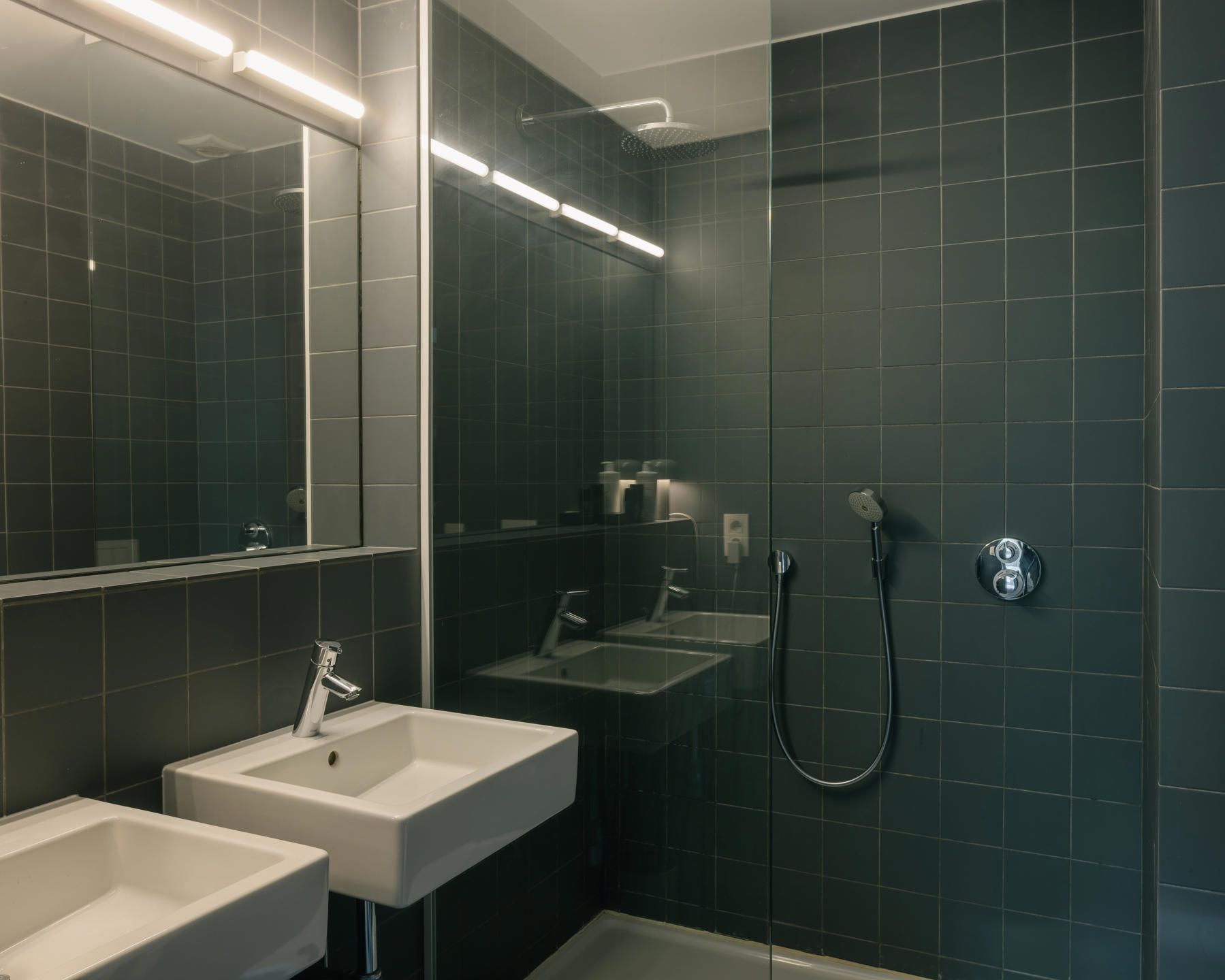 ANTWERPEN - Instapklaar drie slaapkamer appartement  foto 19