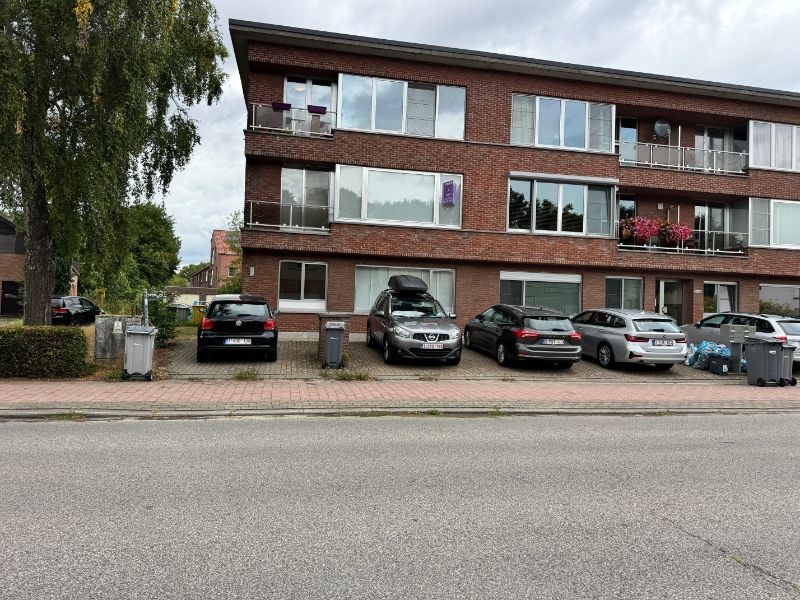Ruim en gerenoveerd 3-slaapkamerapp met tuin & garage, Centrum Geel! foto {{pictureIndex}}