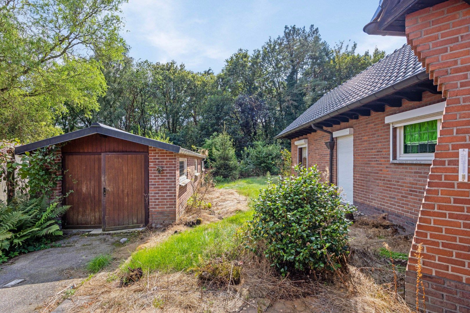 TE RENOVEREN WONING MET 4 SLAAPKAMERS, GESLOTEN GARAGE, WERKRUIMTE OP EEN PERCEEL VAN 817 M²!    foto 18