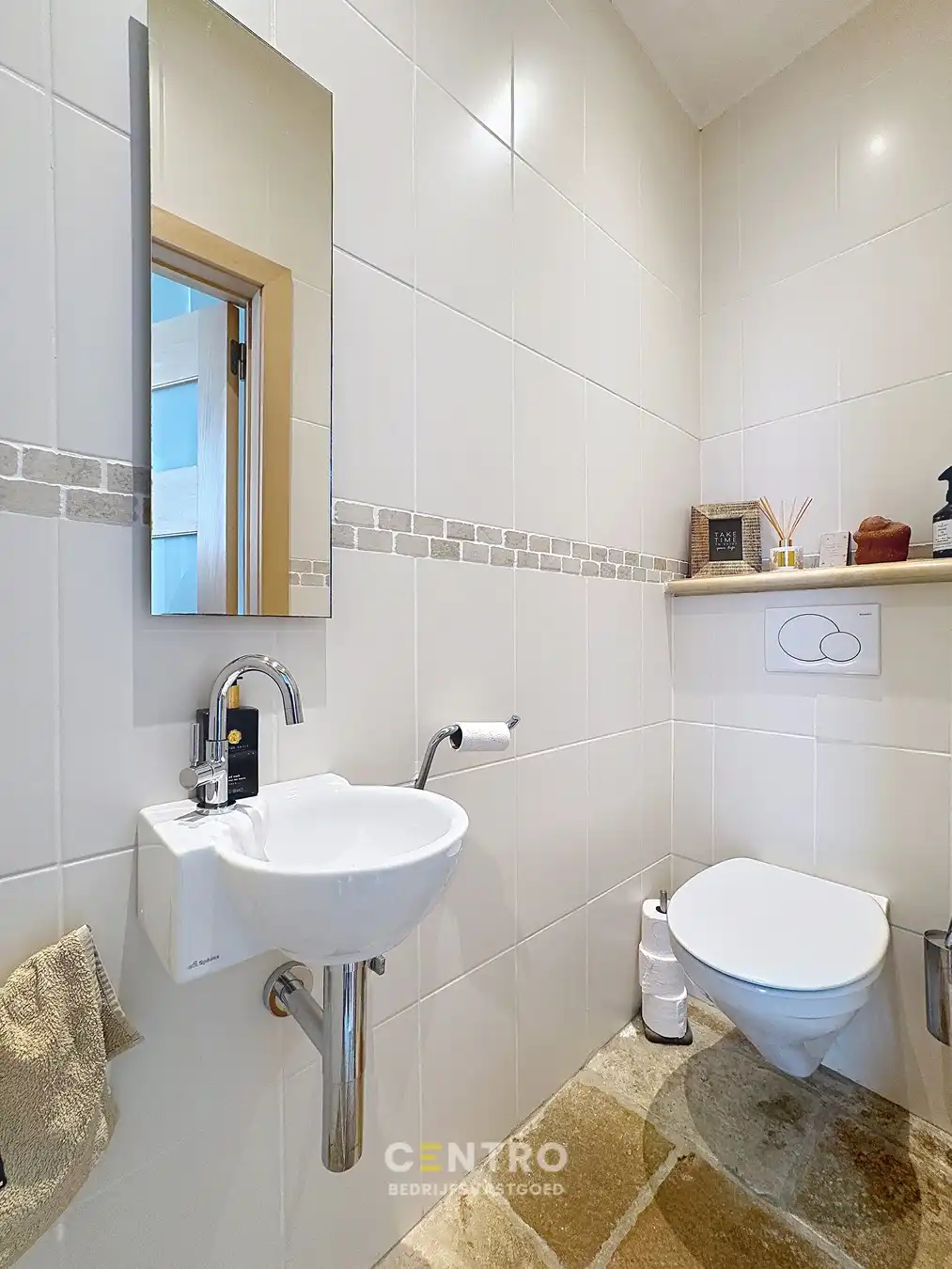 Fantastische woonst met handelsruimte op CHARMANTE ligging te Oostende! foto 13