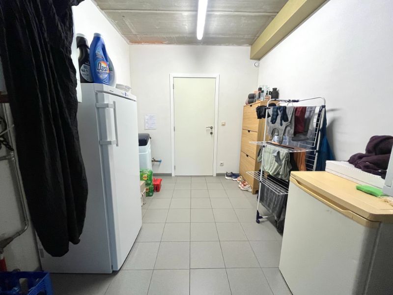 RECENTE WONING MET DRIE SLAAPKAMERS - ZONOVERGOTEN TUIN EN GARAGE foto 15