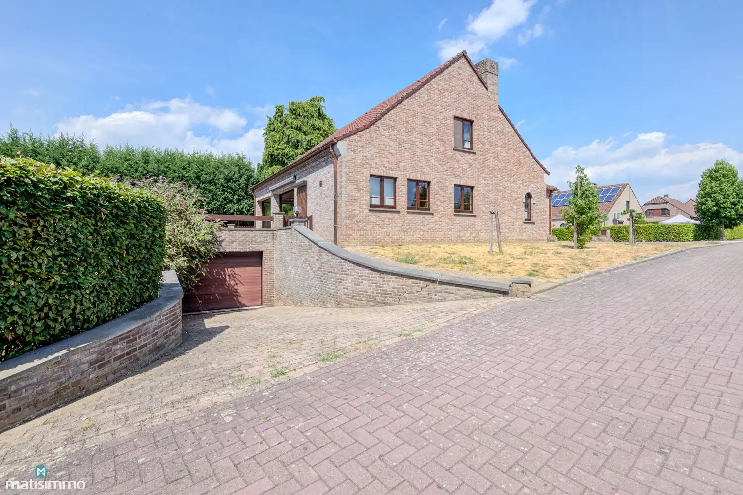 ZEER RUIME GEZINSWONING MET 4 SLAAPKAMERS, GARAGE EN TUIN TE BILZEN foto 37