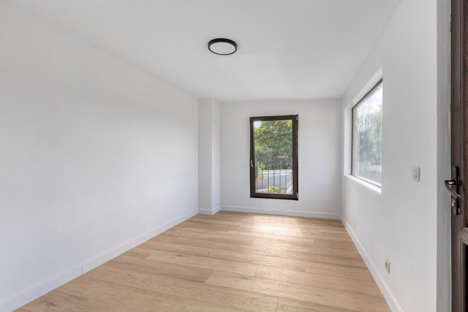 Gerenoveerde woning met 4 slaapkamers, tuin en garage, centrum Vilvoorde foto 14
