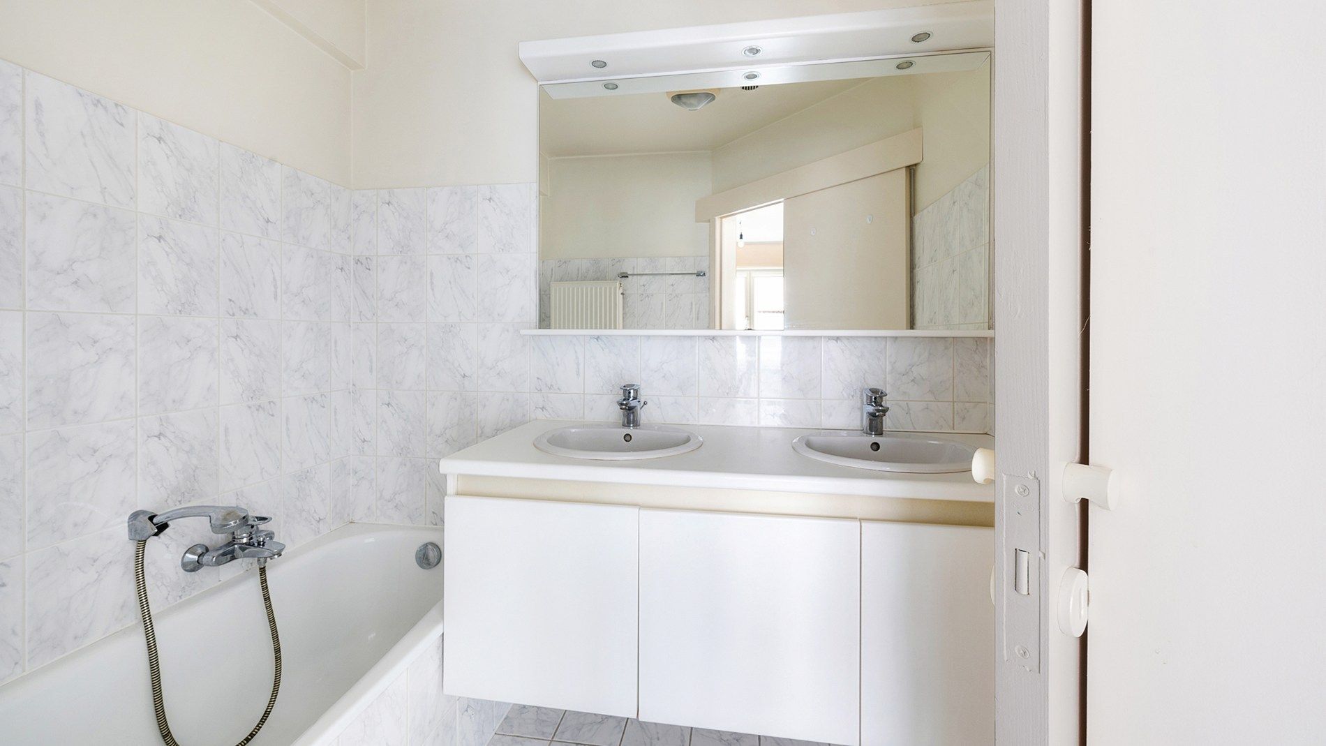 Hoekappartement met 2 slaapkamers in de Lippenslaan foto 13