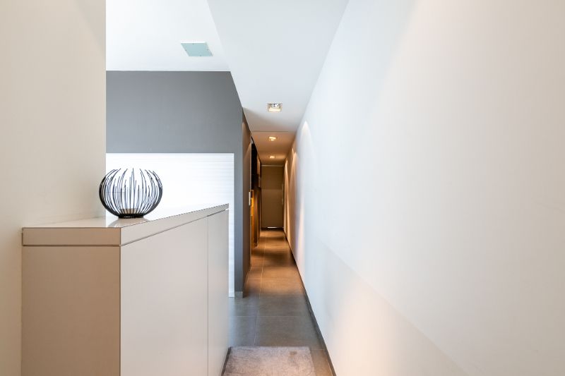 Architecturaal ingerichte woning met hoogwaardige afwerking. foto 2