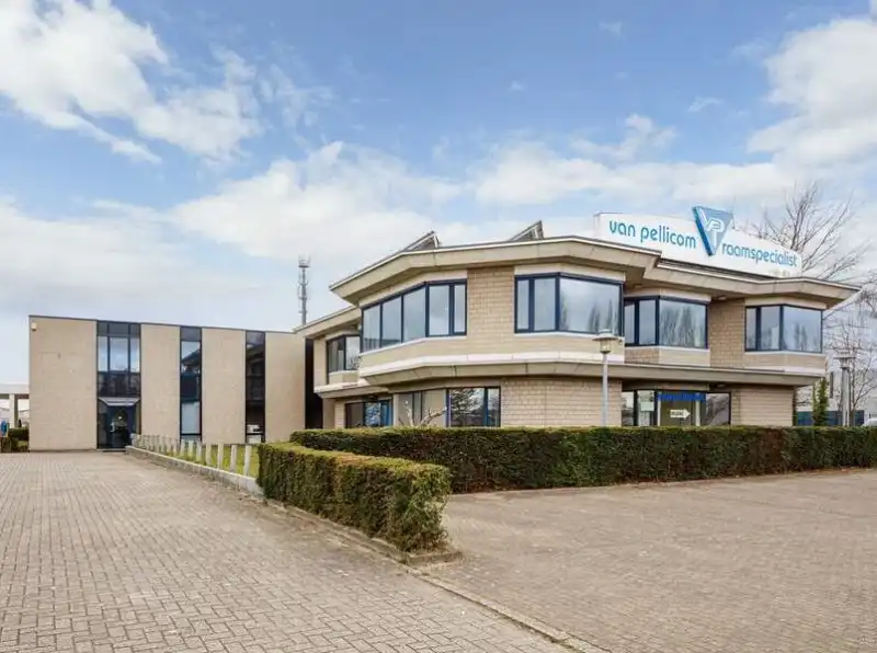 Kantoorgebouw te huur foto 2