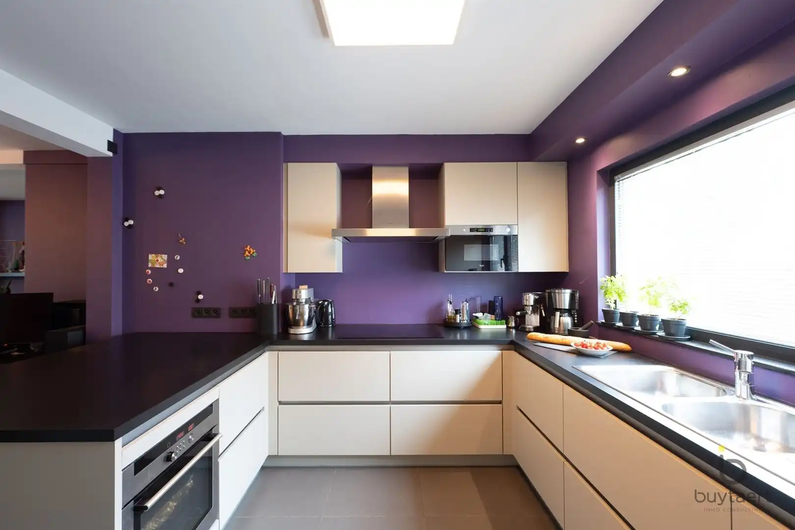 INSTAPKLARE CENTRAAL GELEGEN RIJWONING MET DRIE SLAAPKAMERS EN GEZELLIG TUINTJE! foto 13