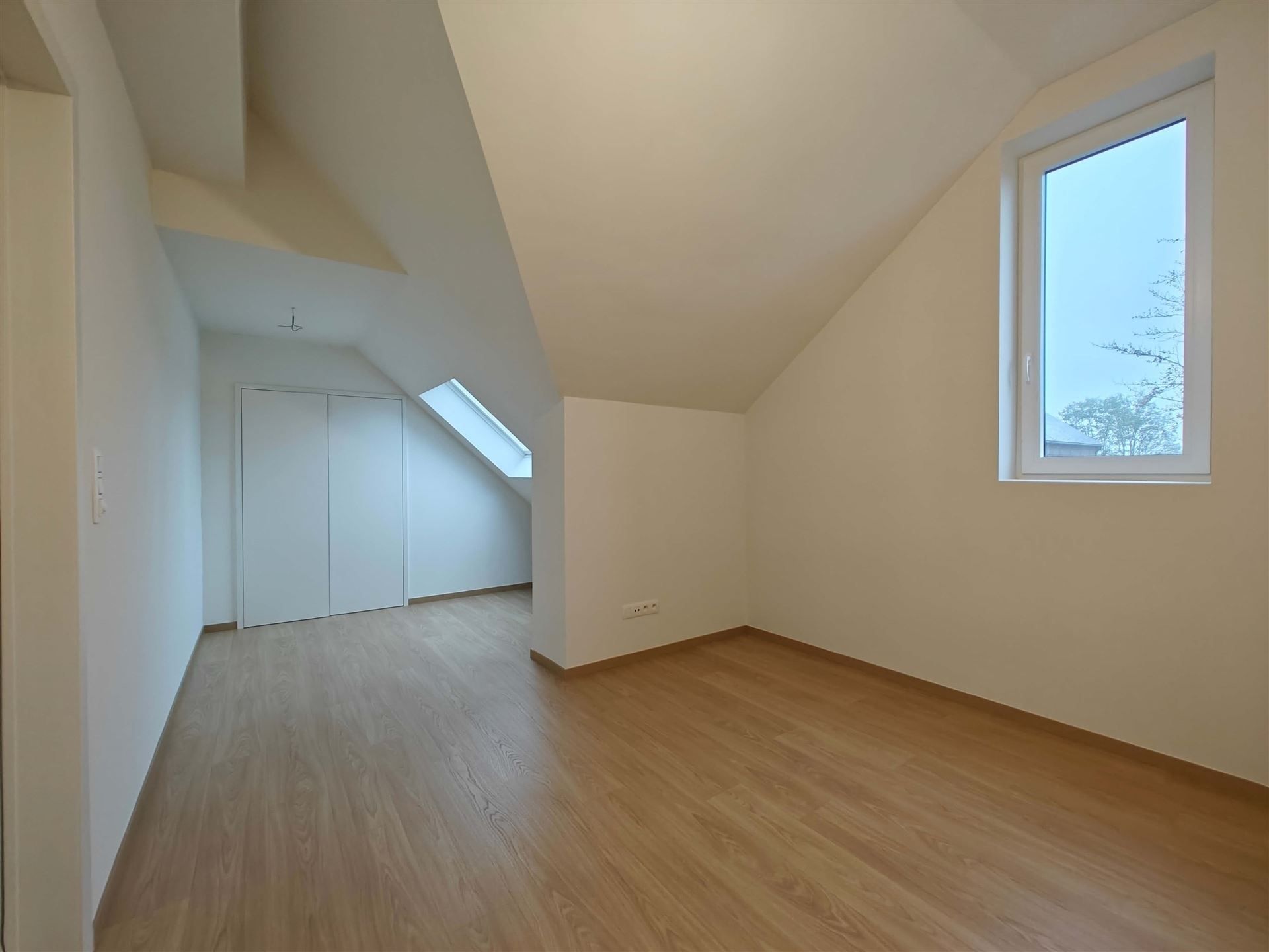 Nieuwbouwwoning te vucht met 3 slaapkamers foto 18