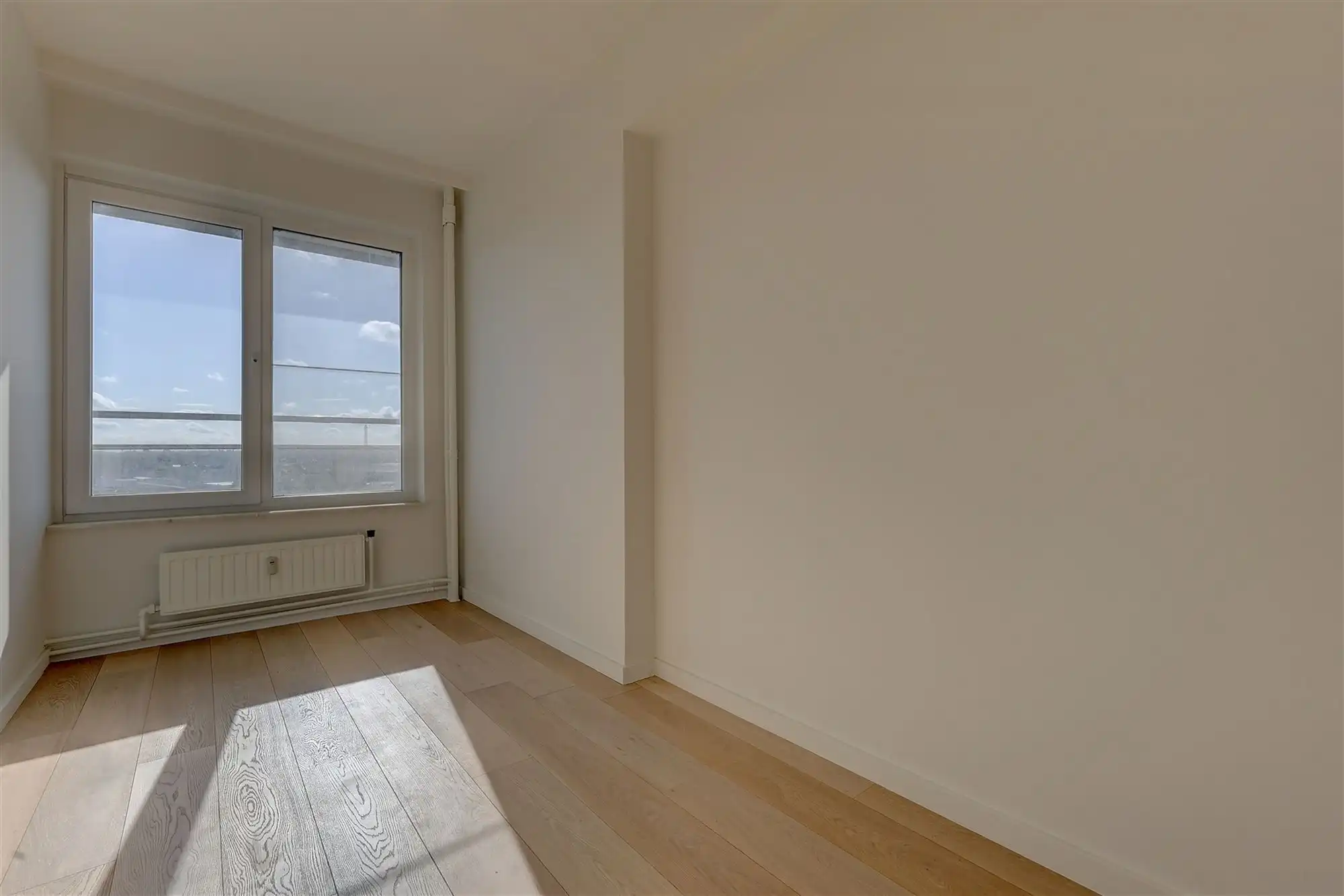 Knap gerenoveerd appartement met 2 slaapkamers en terras foto 9