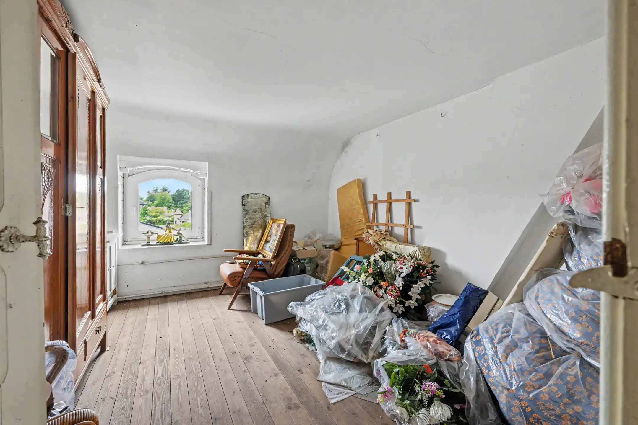 Charmante herenwoning met authentieke elementen, grote tuin en weide op 17a 70ca foto 24