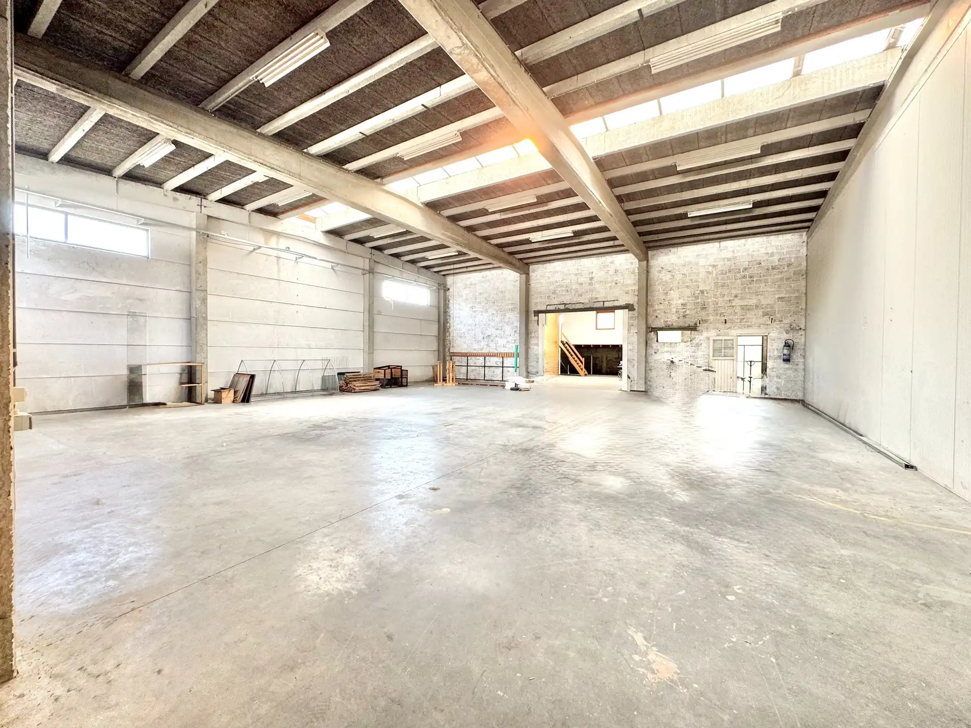 MAGAZIJN - 235 M² foto 3