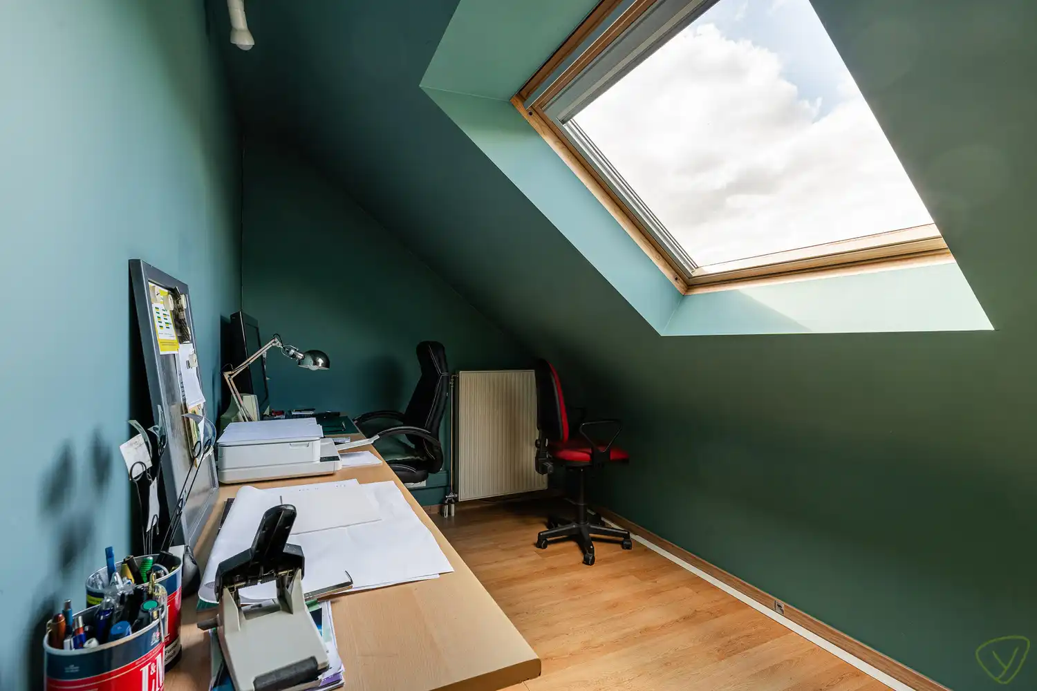 Lichtrijke instpaklare woning te Wondelgem in een residentiële omgeving. foto 18