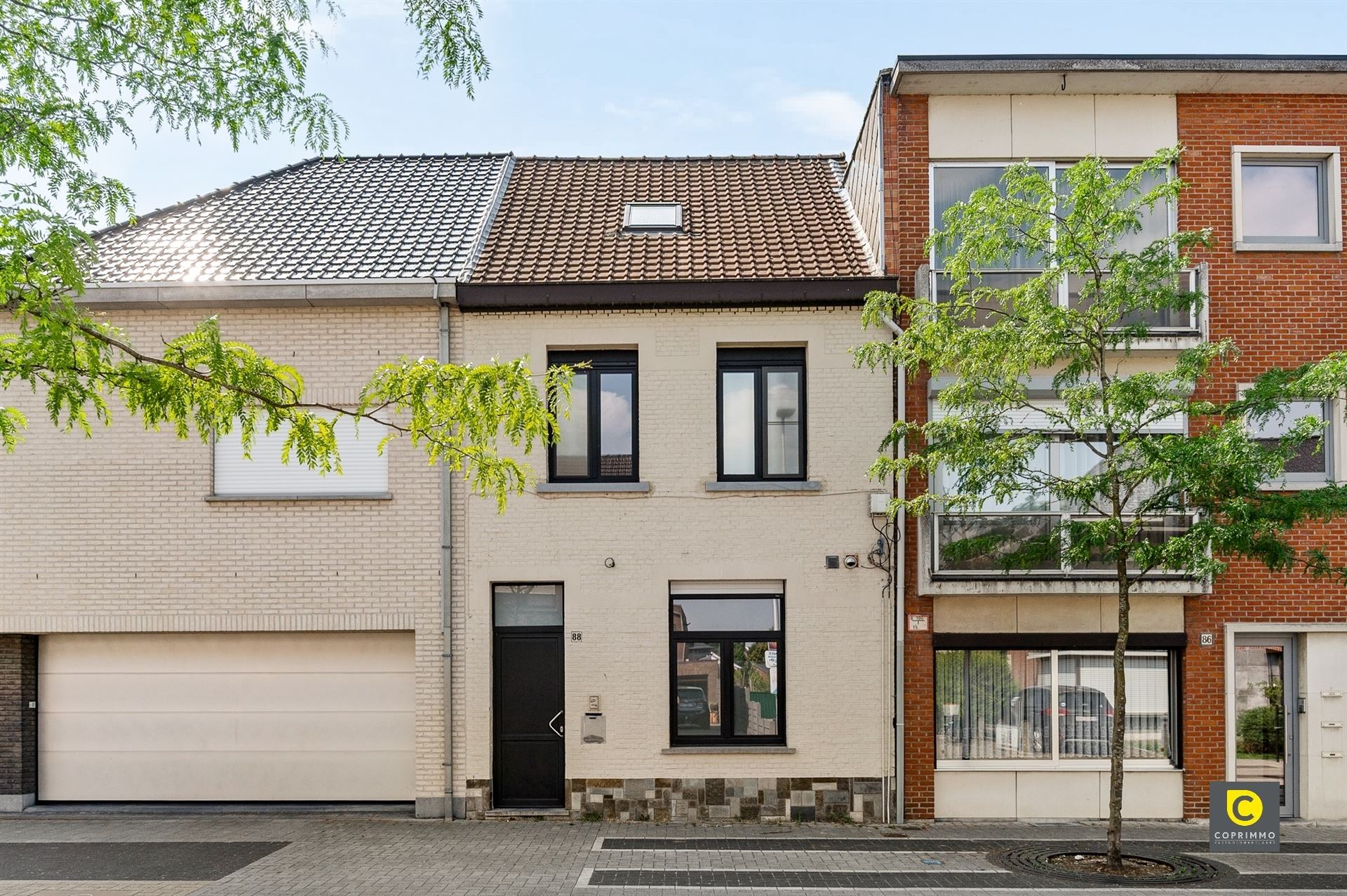 Woning: 4 slk, 2 badk, P  foto {{pictureIndex}}