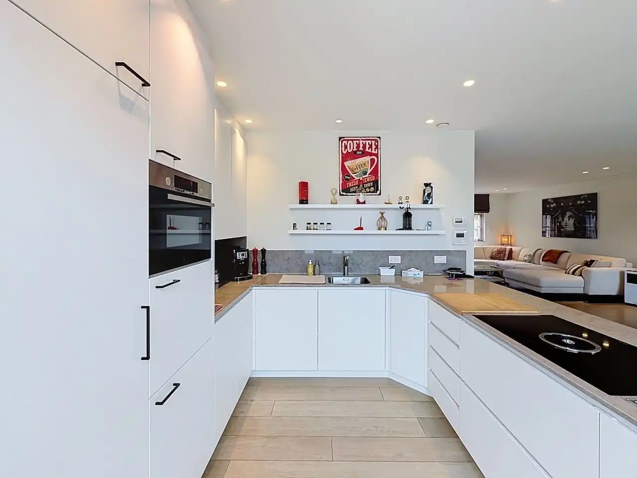 Ruime halfopen, quasi nieuwbouw woning op rustige ligging in het pittoreske Ramskapelle foto 14