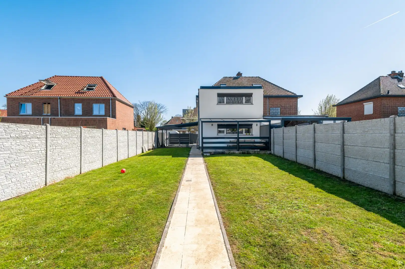 Gerenoveerde woning met tuin, carport en rustige ligging in Willebroek! foto 11