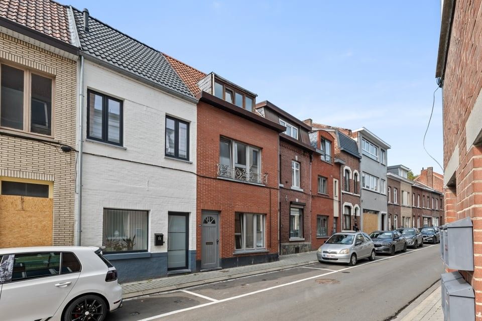 CHARMANTE, INSTAPKLARE STADSWONING MET 4 SLAAPKAMERS IN HARTJE TONGEREN foto 33