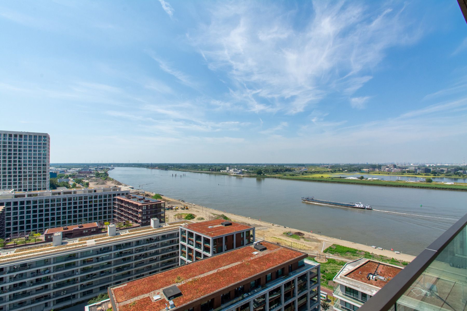 Ongemeubeld 2 slaapkamer appt. met zicht op de Schelde foto {{pictureIndex}}