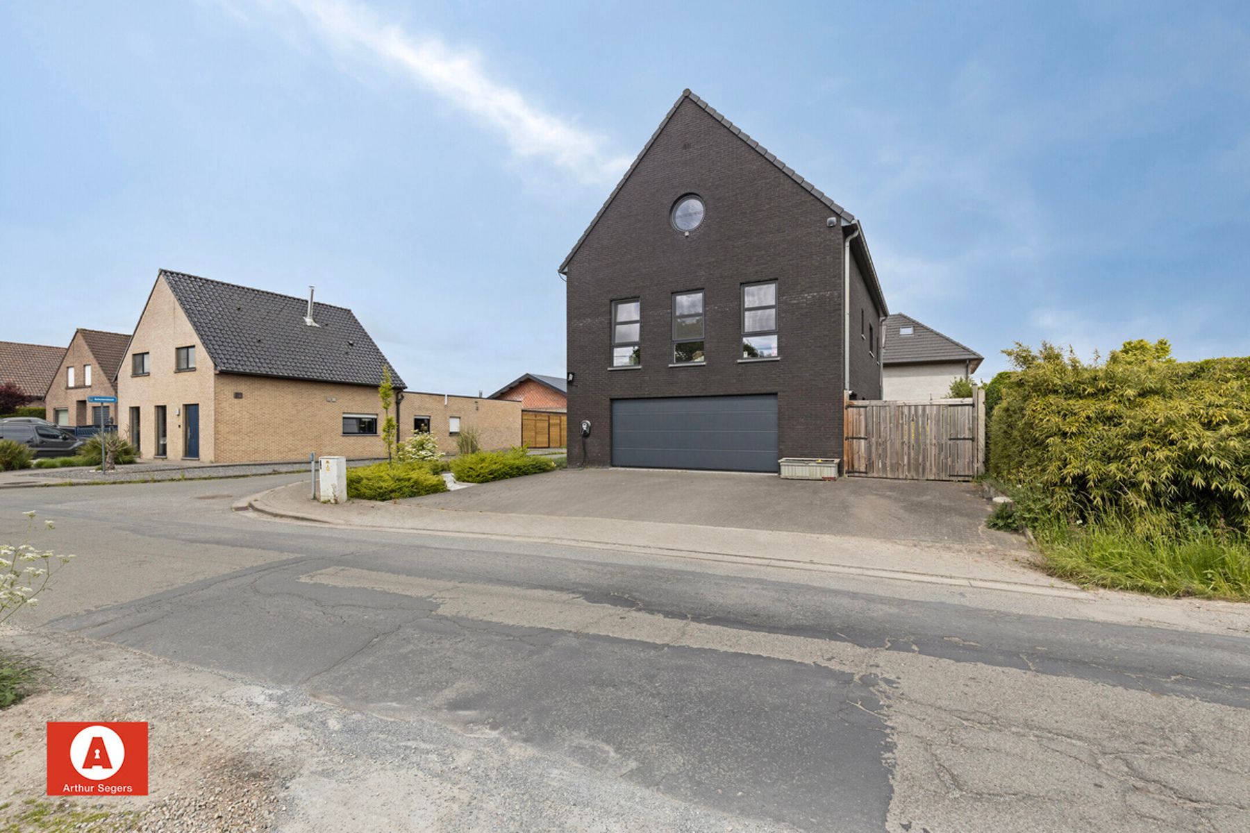 Ruime energiezuinige villa met 5 slaapkamers op toplocatie! foto 2