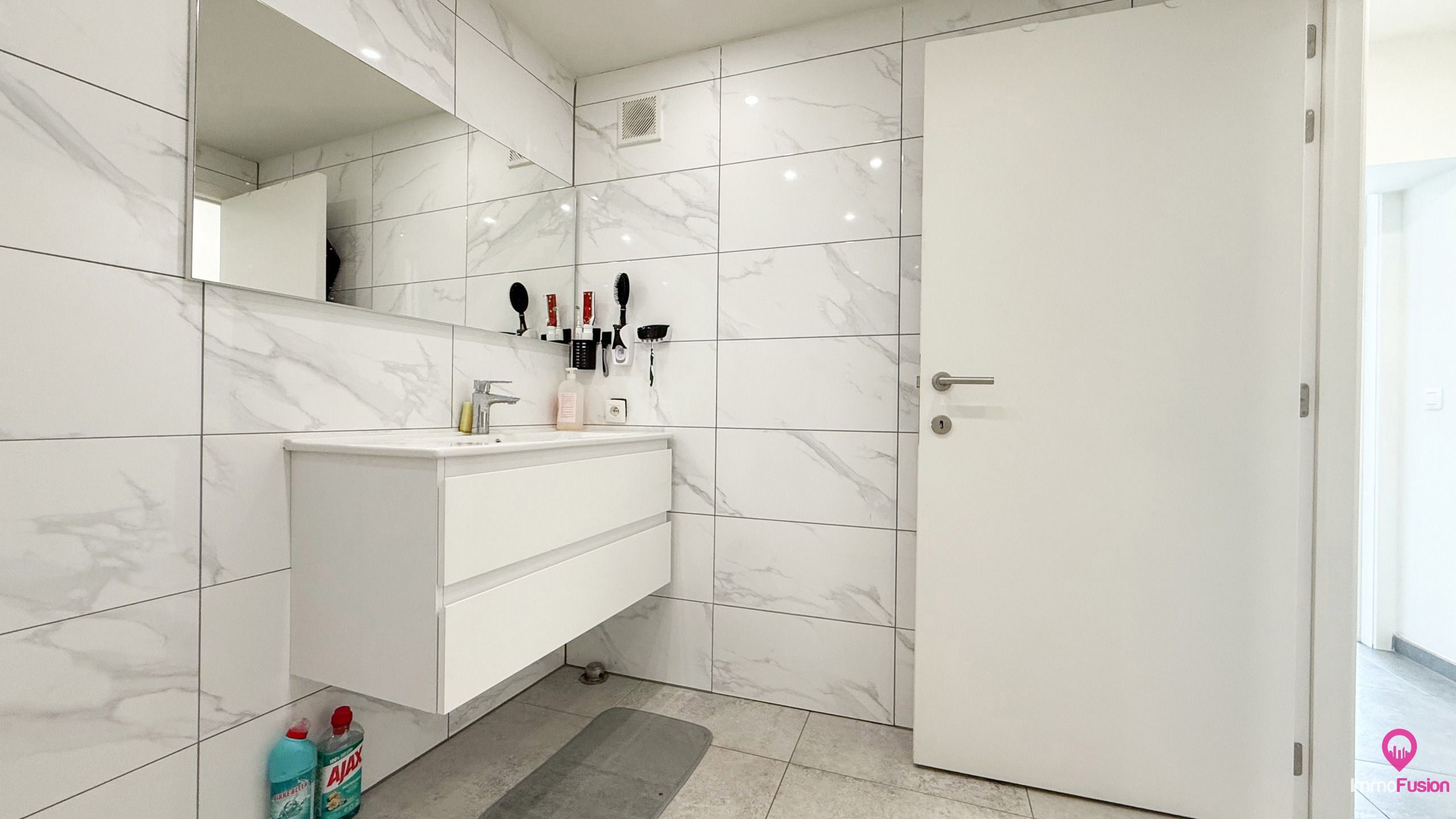 Ruim appartement met 2 slpks en dakterras in centrum Zolder! foto 8