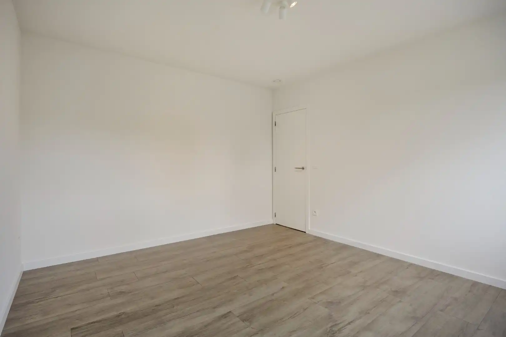 Nieuwbouwwoning met 3 slpks, gelegen op wandelafstand van het centrum !  foto 12